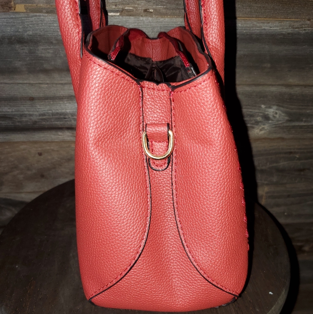 🤩Red Purse🤩 - Picture 2 of 8